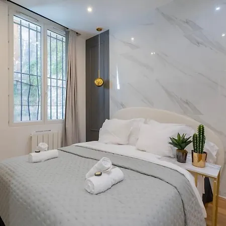 Luxurious With Stylish Design And Comfort - 105 Apartment Paris